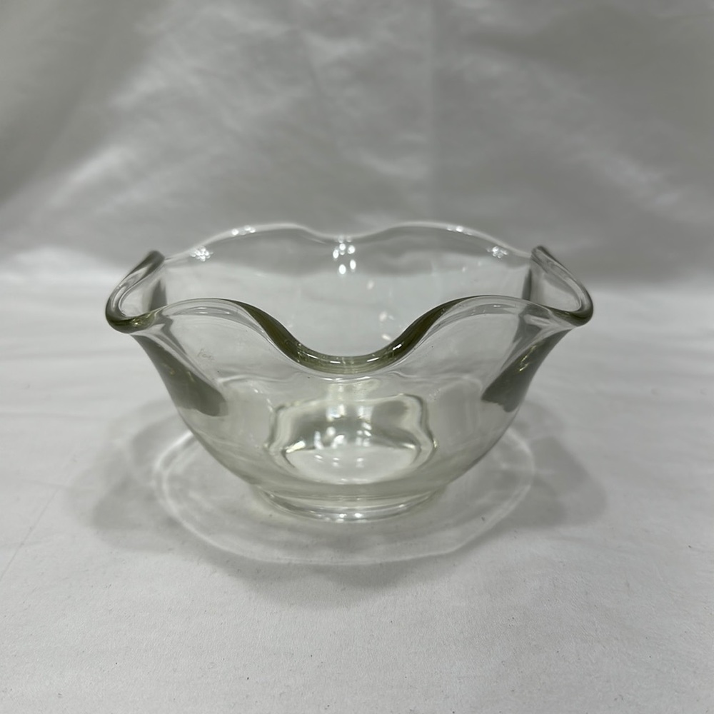 Glass bowl